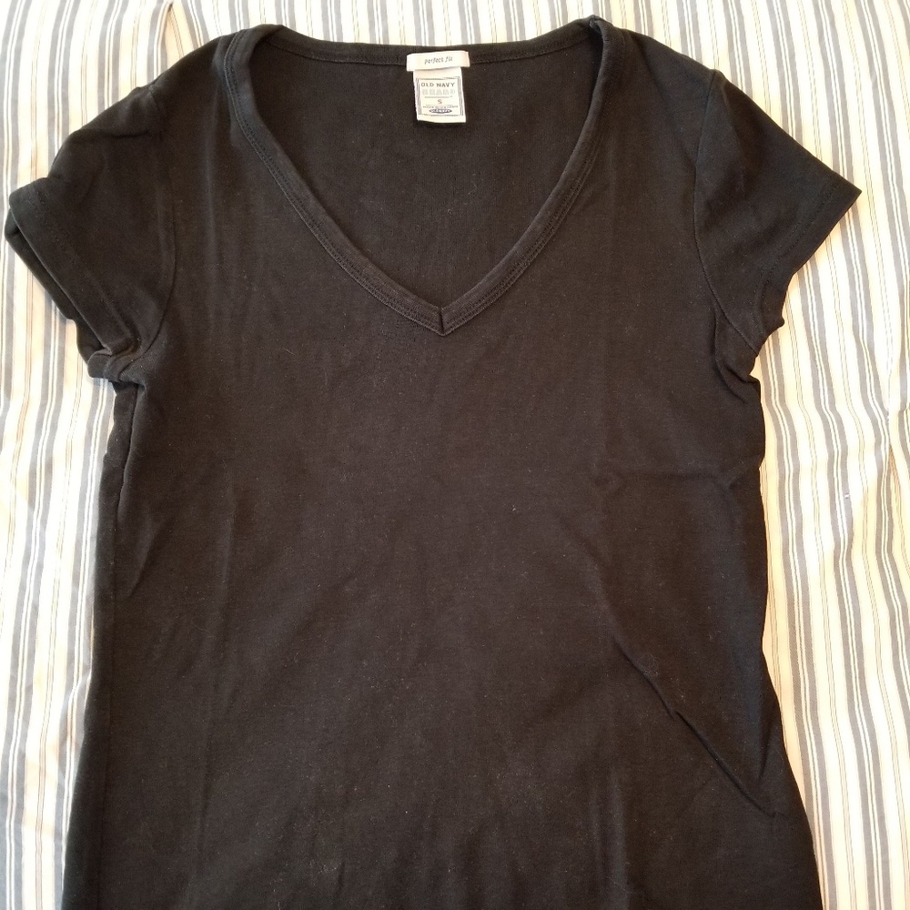 Old Navy black v-neck tee, small